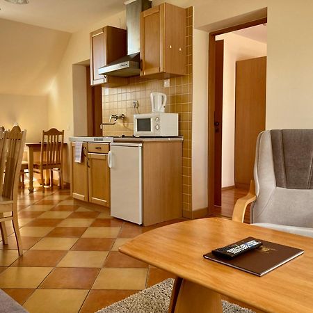 Hét Vezér Apartmanhotel Komárom Extérieur photo