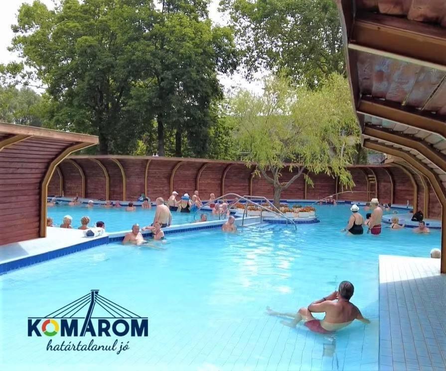 Hét Vezér Apartmanhotel Komárom Extérieur photo