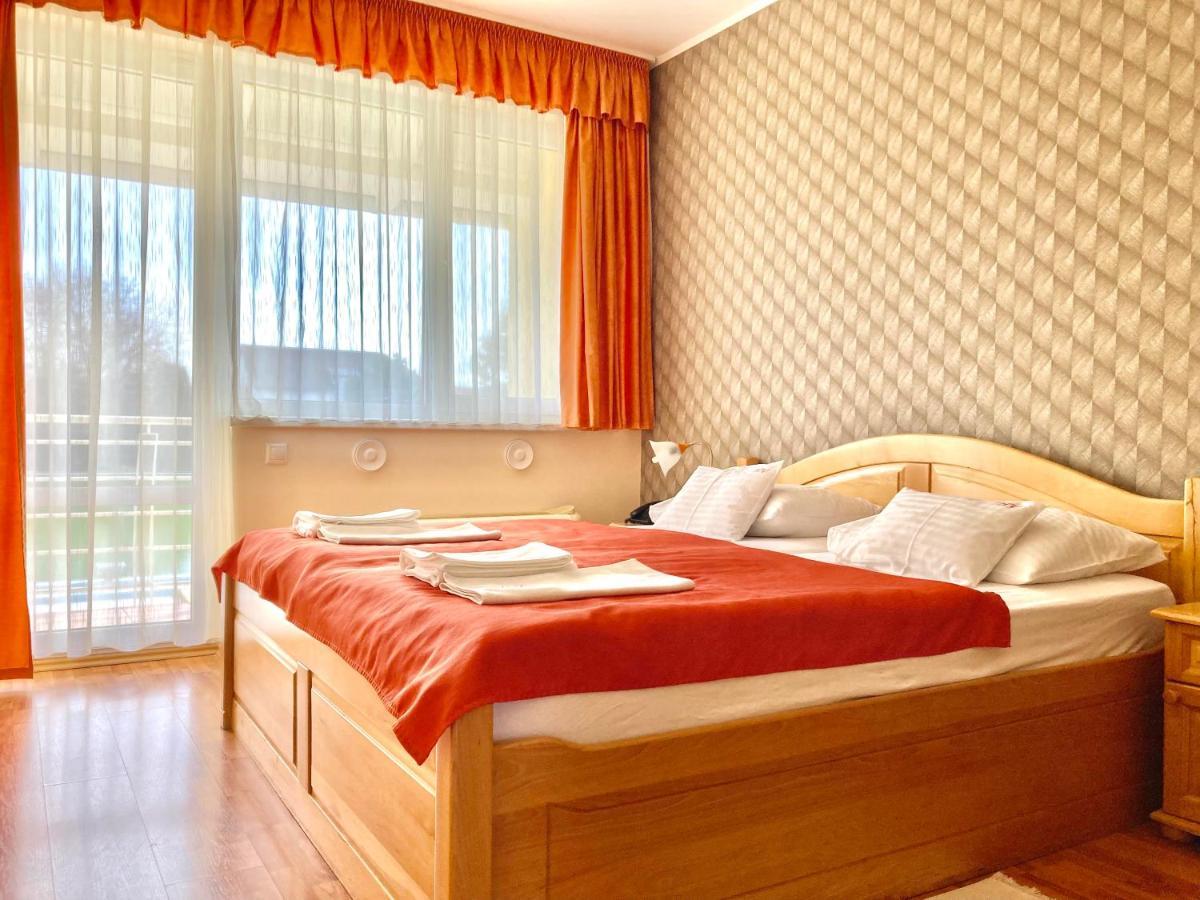 Hét Vezér Apartmanhotel Komárom Extérieur photo