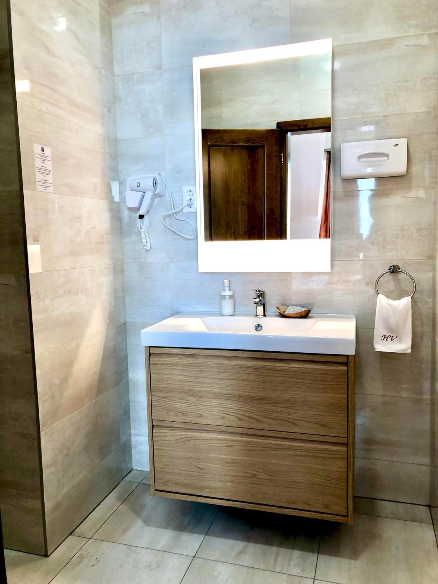 Hét Vezér Apartmanhotel Komárom Extérieur photo