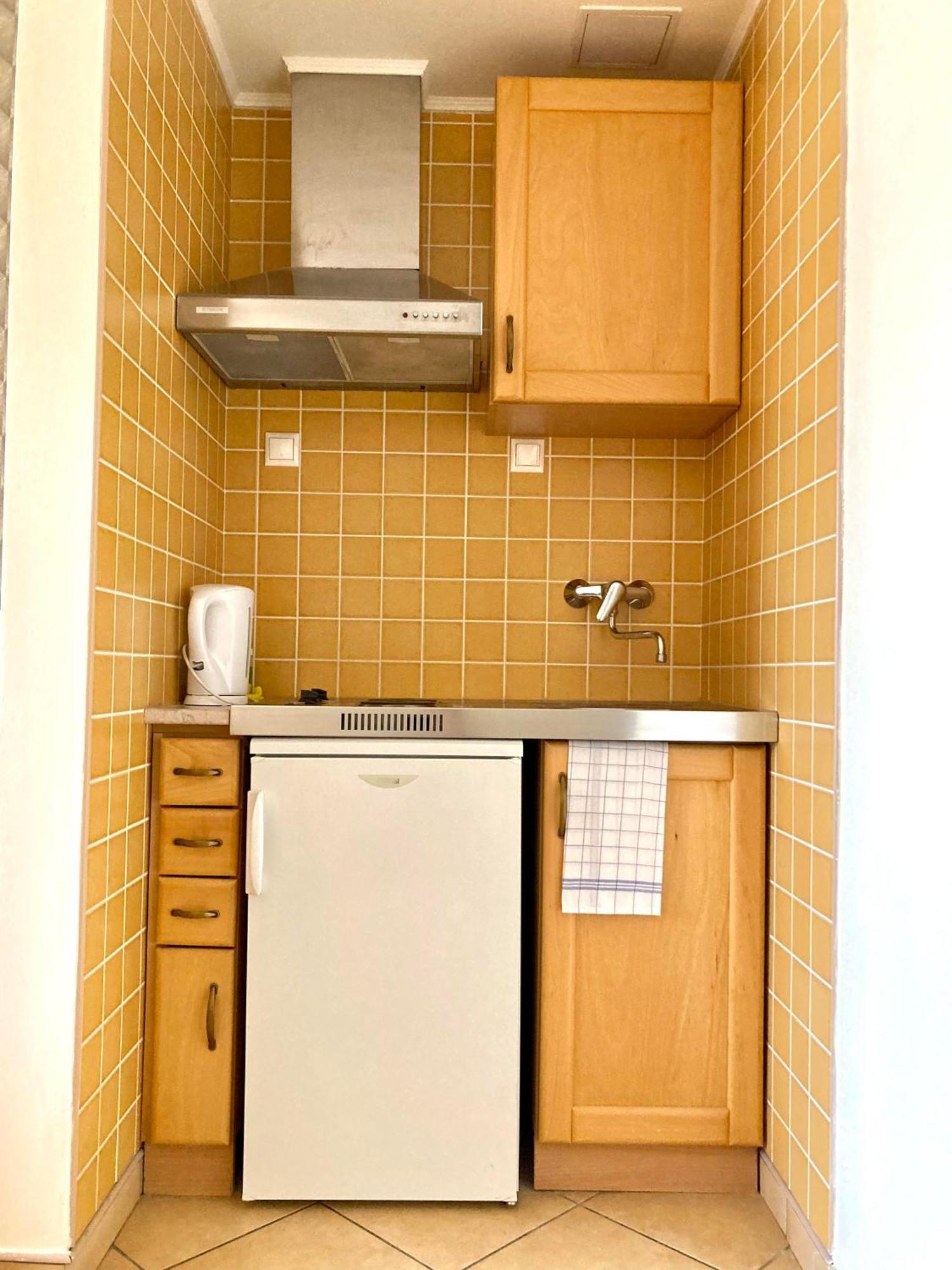 Hét Vezér Apartmanhotel Komárom Extérieur photo
