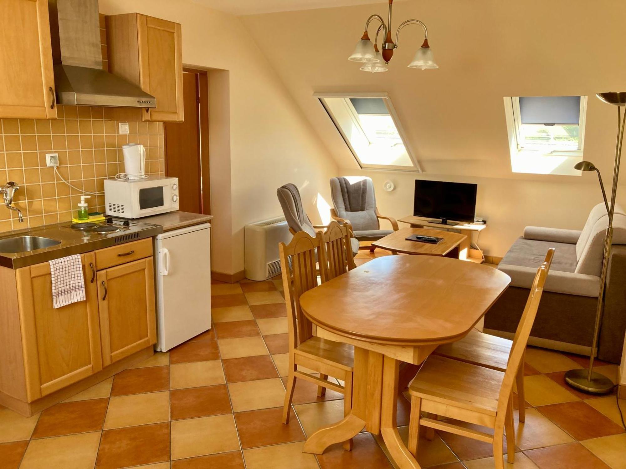 Hét Vezér Apartmanhotel Komárom Chambre photo